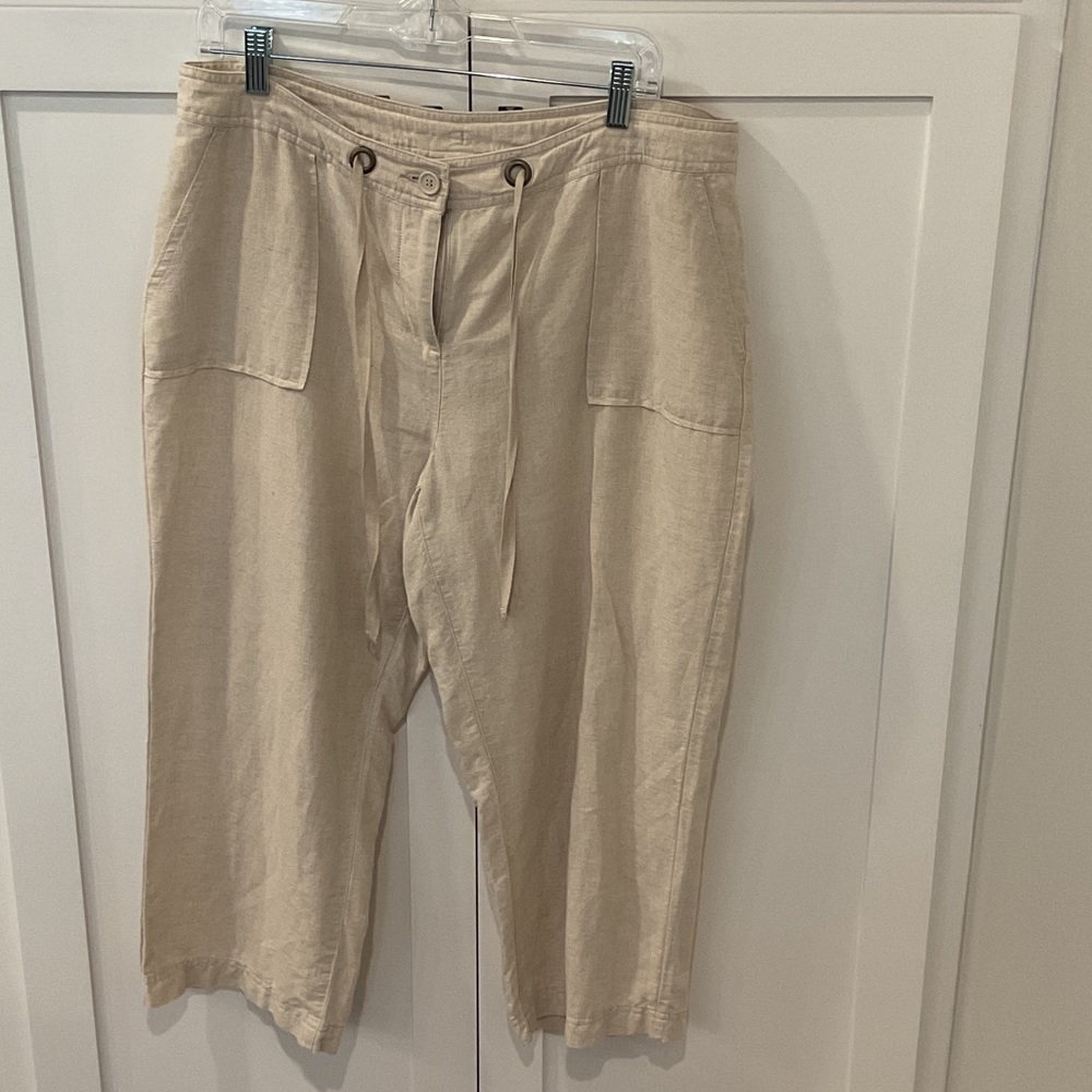 Liz Claiborne Beige Buttoned Pants